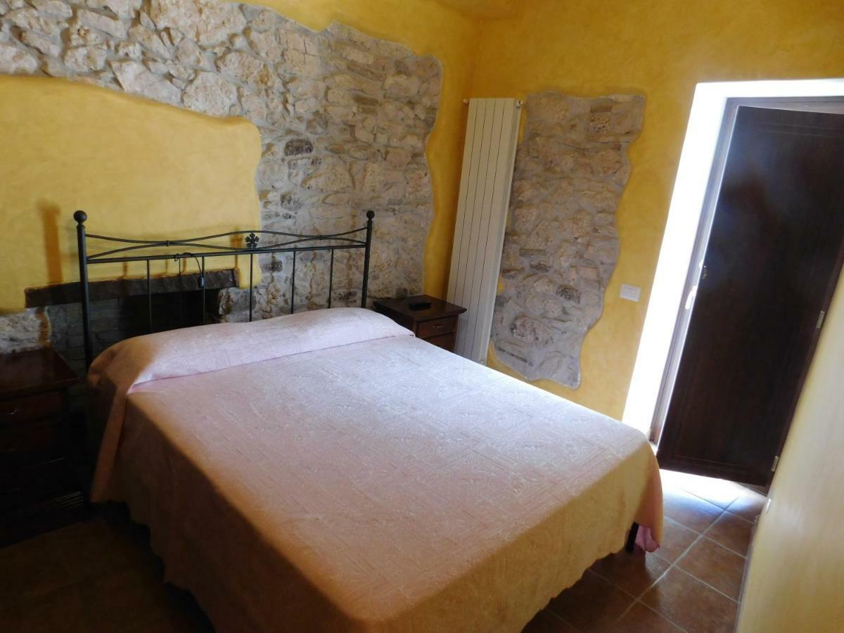 La Torre Dell'Orologio 2.0 Bed & Breakfast Roccasicura Exterior photo